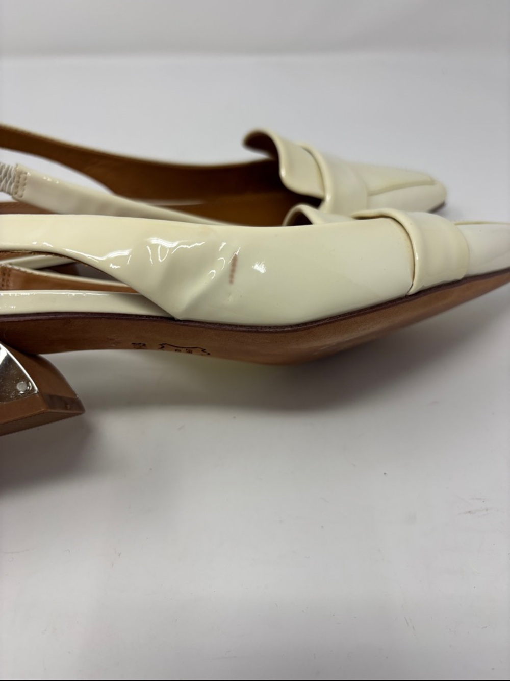 Tory Burch | Cream Patent Pointed Slingback Flats — 6.5 6.5M Dress Shoes - Picture 4 of 9
